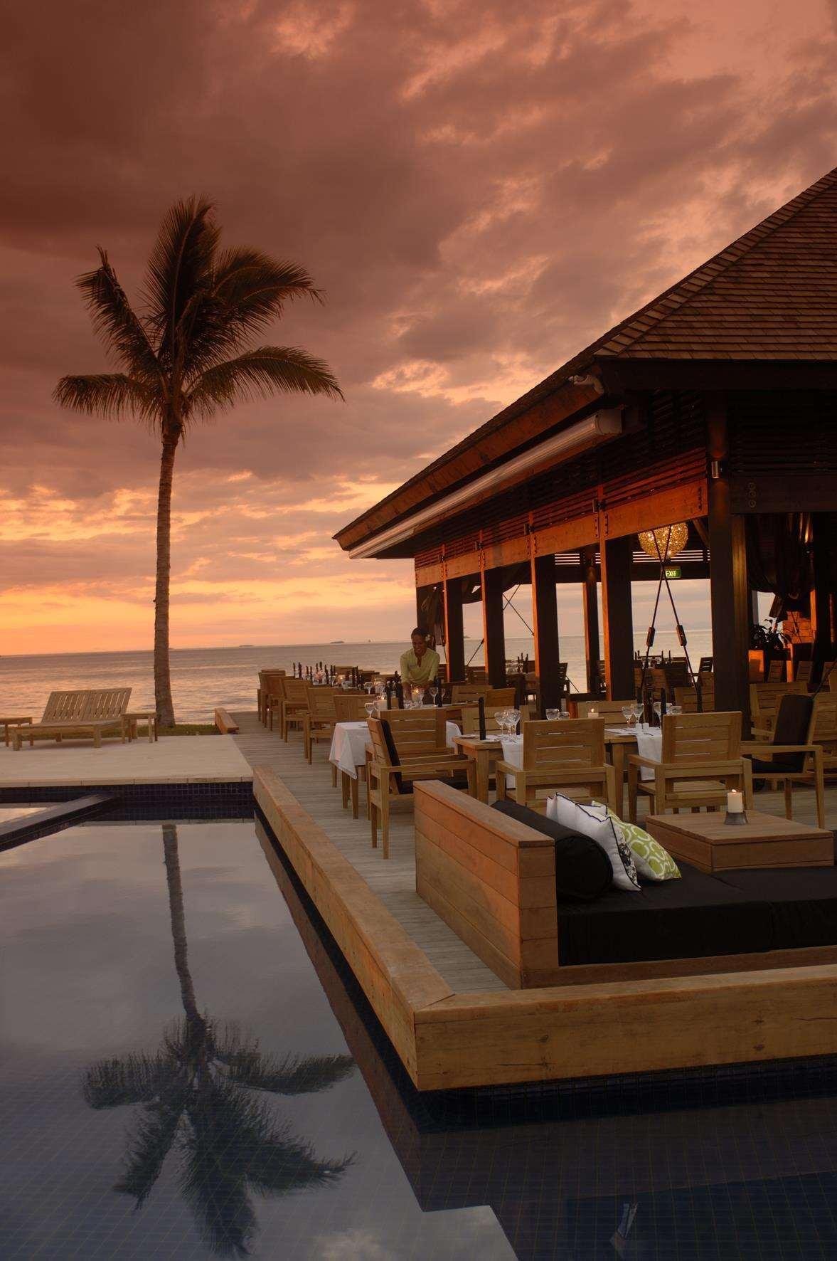 Hilton Fiji Beach Resort And Spa Denarau Island Restaurant photo Sunset at the Beach Club