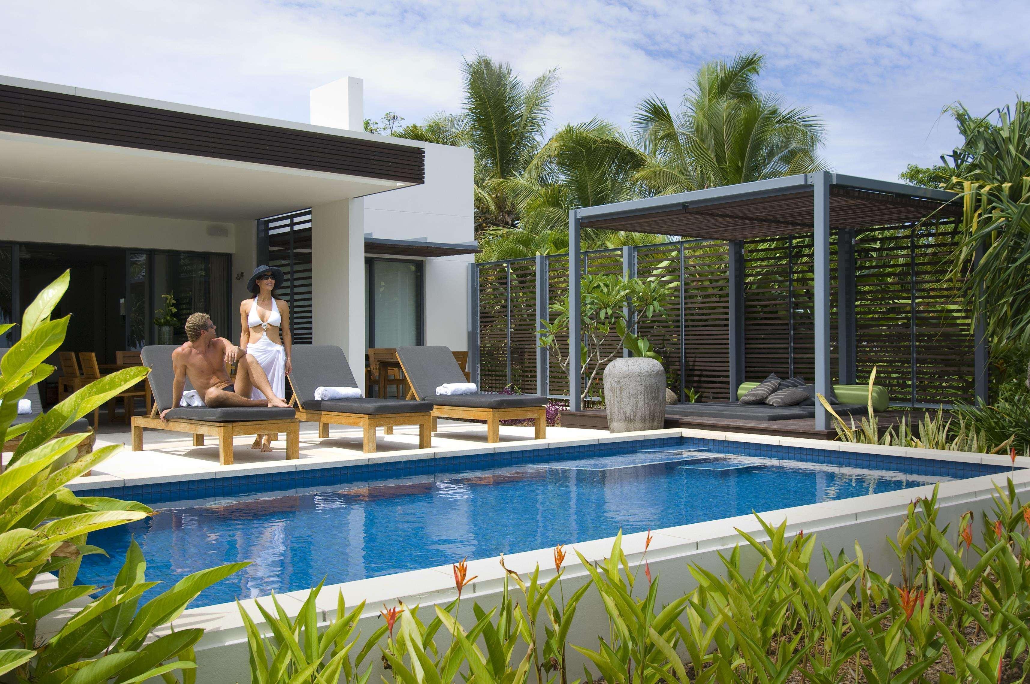 Hilton Fiji Beach Resort And Spa Denarau Island Exterior photo A private pool at a resort