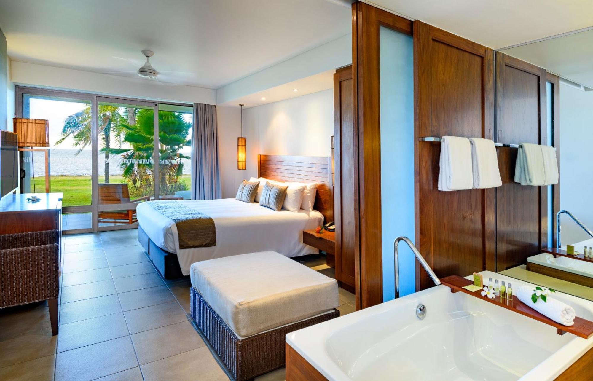 Hilton Fiji Beach Resort And Spa Denarau Island Exterior photo Deluxe Ocean View Room